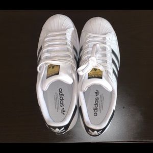 Nwot Adidas black and white superstar